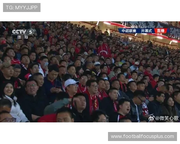 中国足球超级联赛新赛季揭幕战精彩纷呈 热点球员表现引发球迷热议